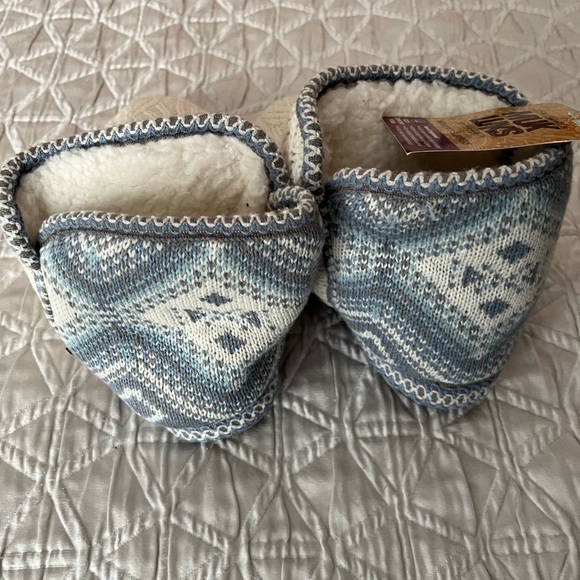 NWT Muk Luk Slippers size 7-8 - Picture 2 of 5